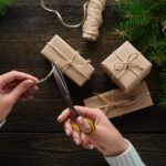 Изготовление новогодних украшений hands cutting lace gift package